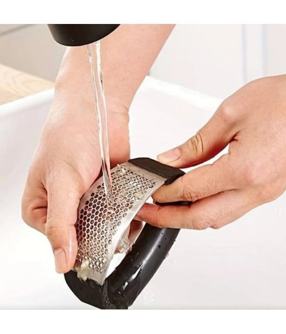 SCHIACCIA AGLIO PREMI IN ACCIAIO SATINATO CON IMPUGNATURA ERGONOMICA ANTISCIVOLO